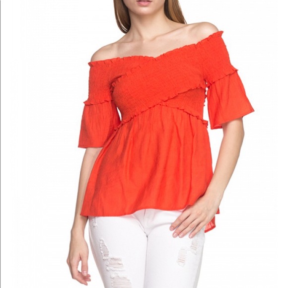 ✨LAST ONE ✨Dark coral gathered bell sleeves top - Picture 2 of 8